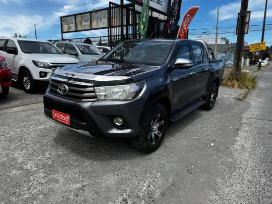 toyota hilux sr 4x4