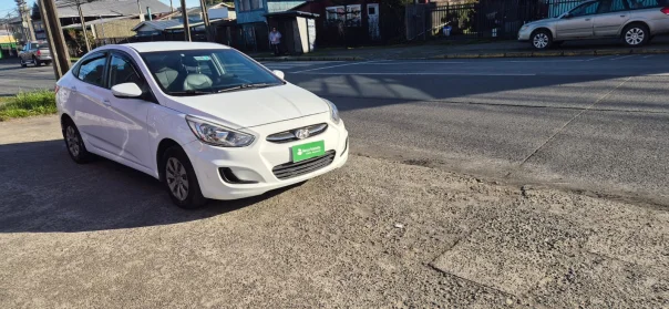 HYUNDAI NEW ACCENT RB 1.6 AUTOMÁTICO